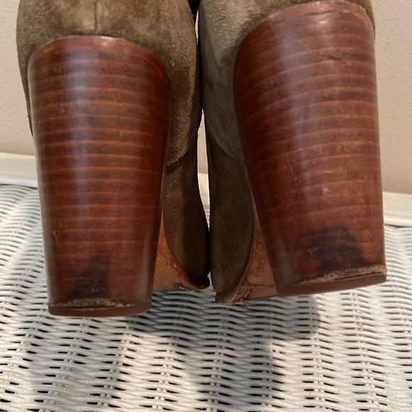 Rag & Bone Margot Distressed Suede Olive Ankle Boots 39.5 US 9.5 - Picture 5 of 6